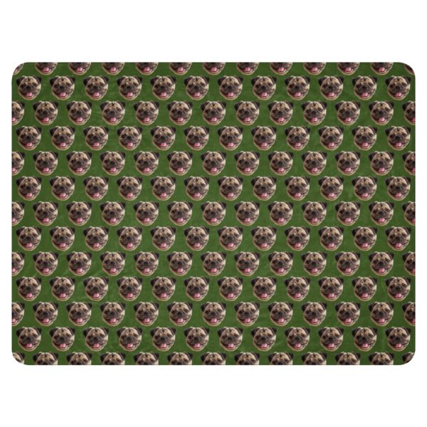 Pug Face Sherpa blanket- green - Image 5